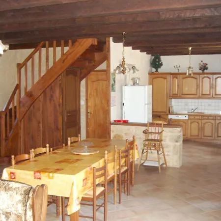Σπίτι διακοπών House With 4 Bedrooms In Plazac With Private Pool Enclosed Garden And Wifi *