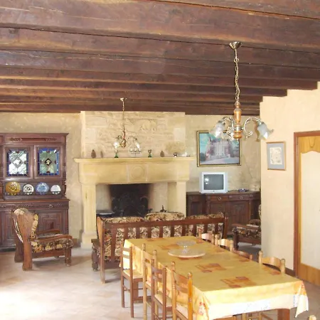 House With 4 Bedrooms In Plazac With Private Pool Enclosed Garden And Wifi Σπίτι διακοπών